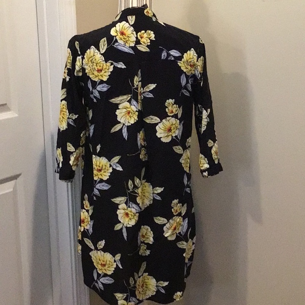 Forever 21 Black Yellow Floral Tunic Top Size Small - Picture 3 of 4